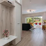 Semesterbostad 4 Bedroom Stunning In