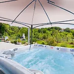 Semesterbostad 4 Bedroom Stunning In Pula