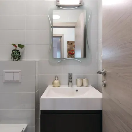 4 Bedroom Stunning In * Pula