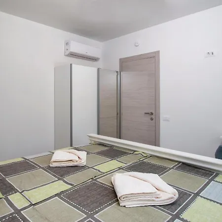 4 Bedroom Stunning In Pula