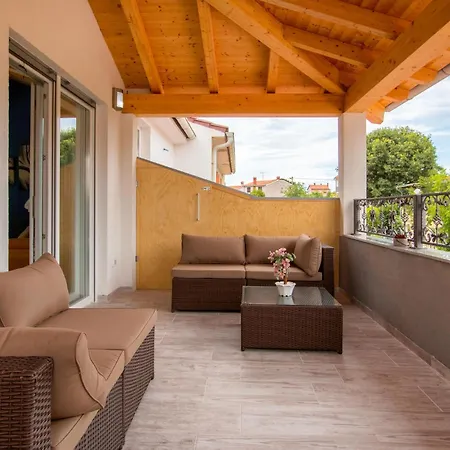 4 Bedroom Stunning In Pula
